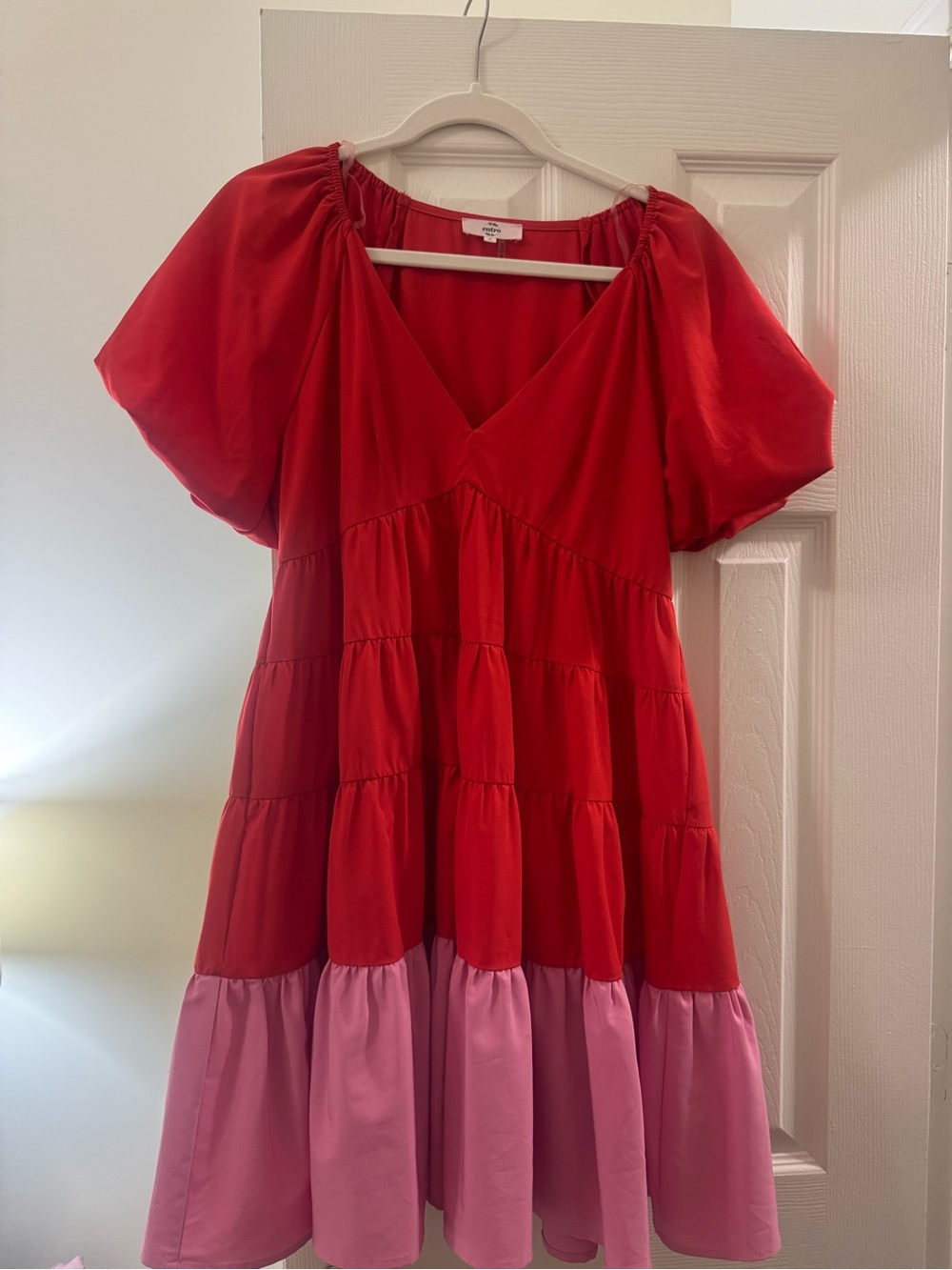 entro Red and Pink Tiered Puff-Sleeve Dress